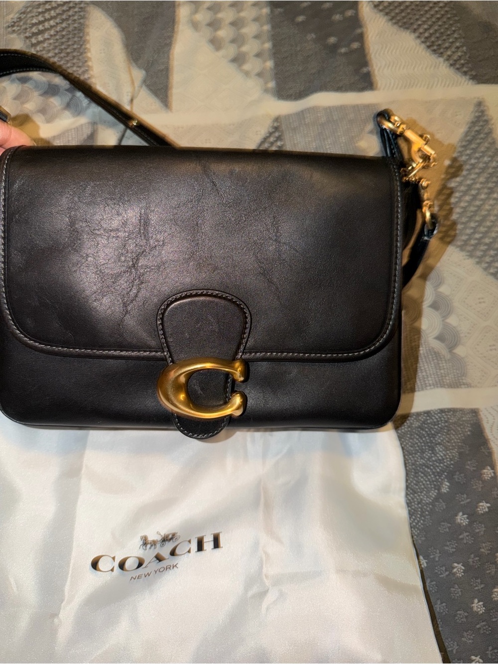 Coach Black Leather Crossbody Bag with Gold Turnlock - Picture 2 of 7
